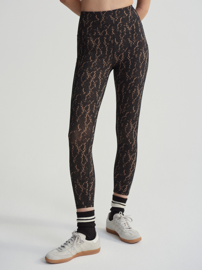 Form pocket legging